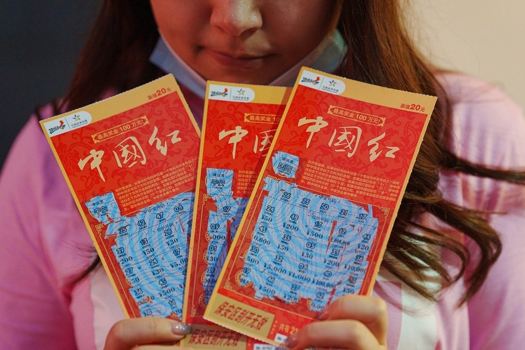 Due to economic difficulties, Chinese people increase their lottery purchases 0