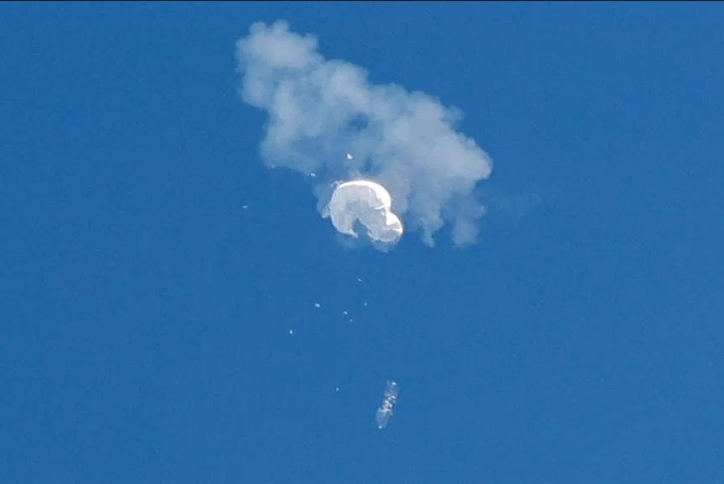 The US shot down China's `spy balloon`. 0