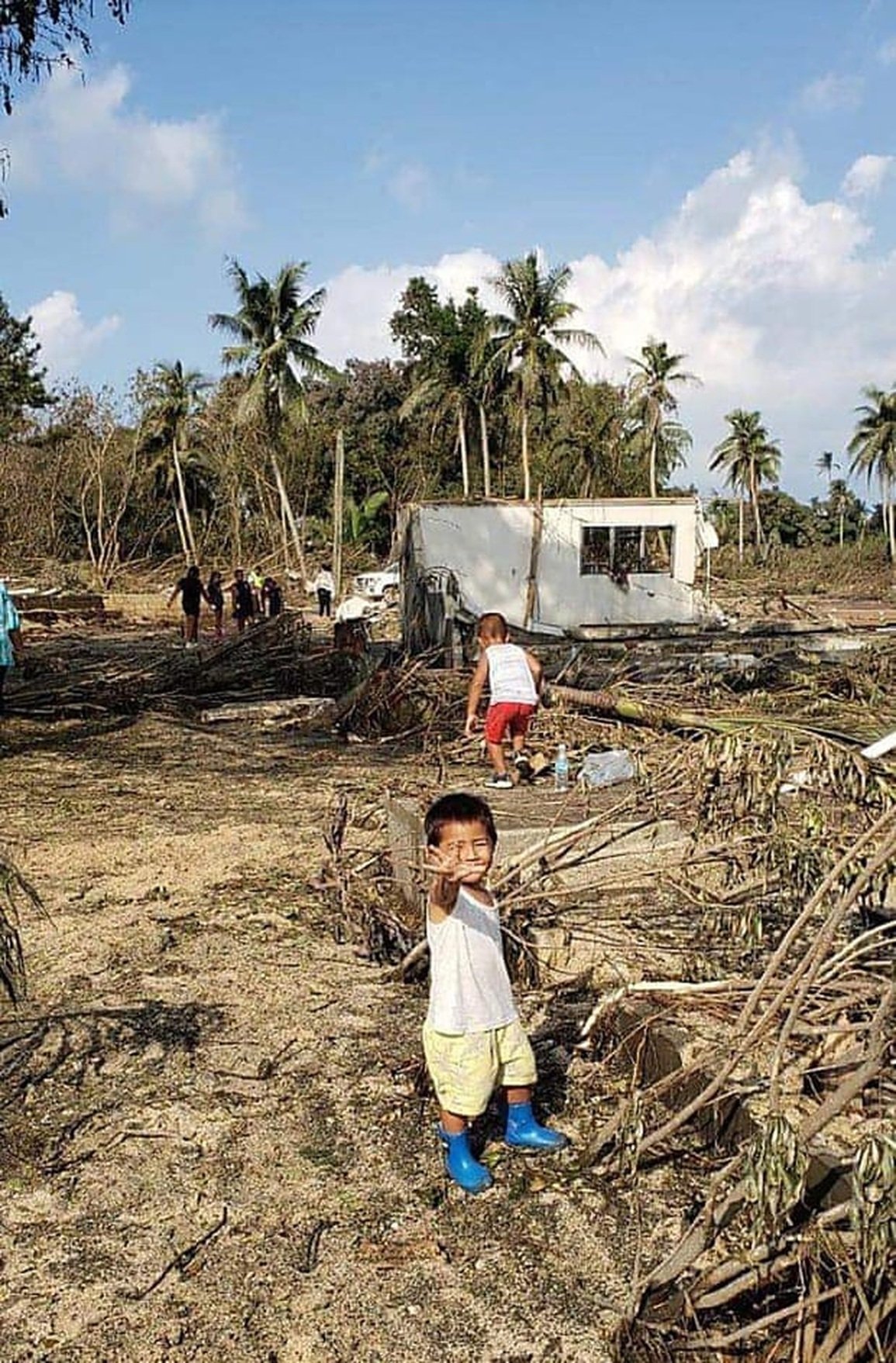 Tonga was devastated after a volcanic explosion `500 times more powerful than an atomic bomb` 0